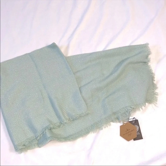 Vince Camuto scarf aqua with silver fibers & fringe hemlines. - Picture 2 of 4